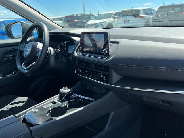 Photo of 2025 Super Black Nissan Rogue