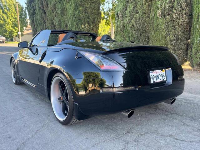 Photo of 2004 Black Nissan 350Z
