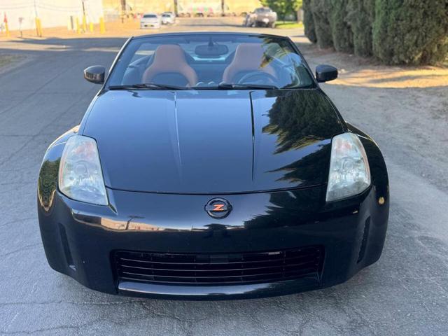 Photo of 2004 Black Nissan 350Z