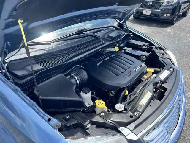 Photo of 2012 Sapphire Crystal Met Clearcoat Chrysler Town & Country