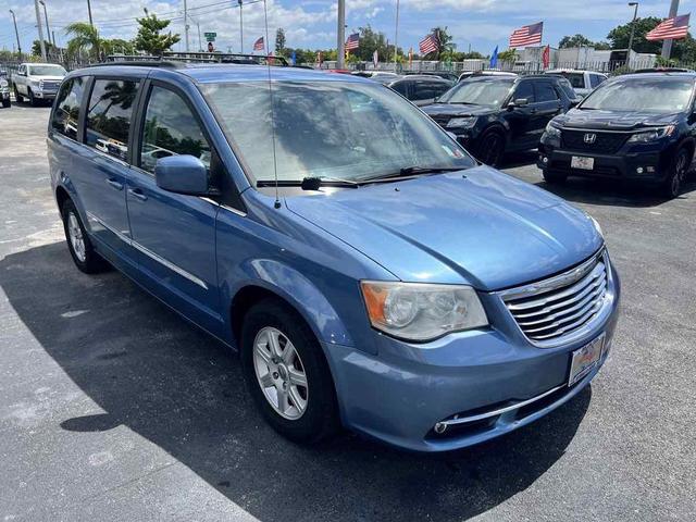 Photo of 2012 Sapphire Crystal Met Clearcoat Chrysler Town & Country