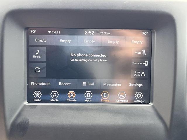 Photo of 2019 Diamond Black Crystal Pearlcoat Jeep Compass
