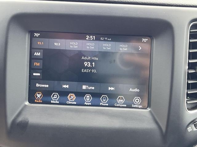 Photo of 2019 Diamond Black Crystal Pearlcoat Jeep Compass