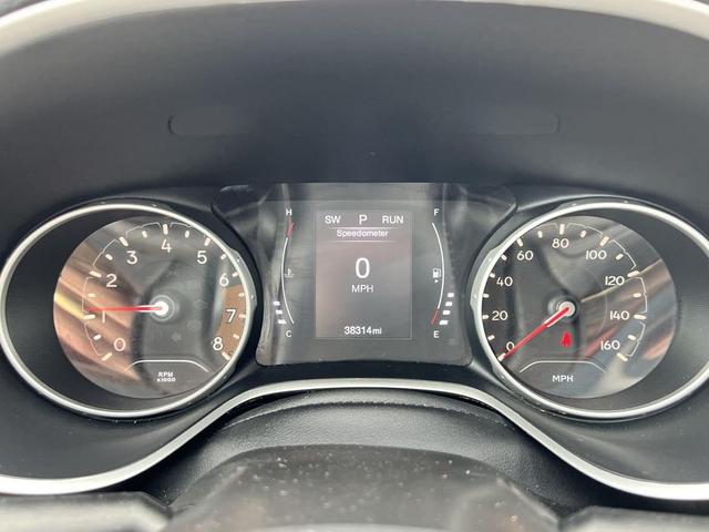 Photo of 2019 Diamond Black Crystal Pearlcoat Jeep Compass