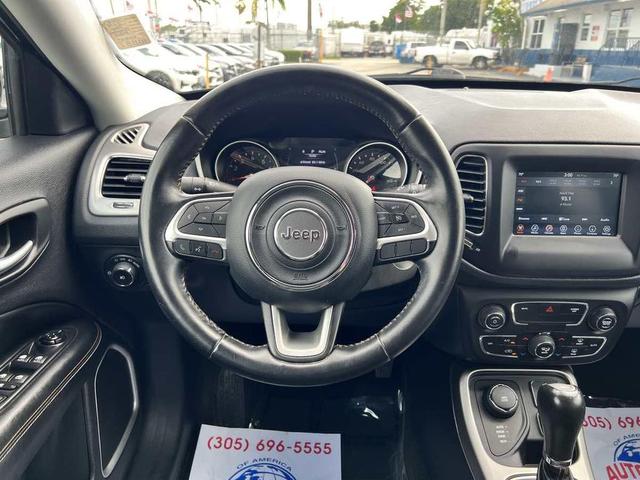 Photo of 2019 Diamond Black Crystal Pearlcoat Jeep Compass