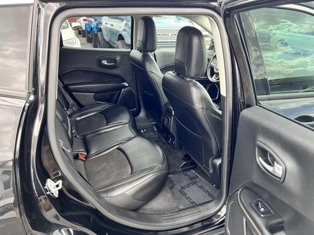 Photo of 2019 Diamond Black Crystal Pearlcoat Jeep Compass
