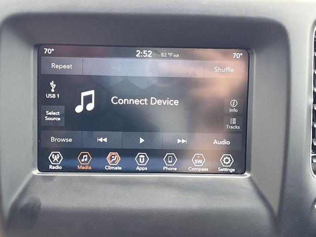 Photo of 2019 Diamond Black Crystal Pearlcoat Jeep Compass