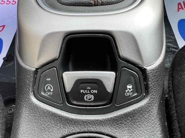 Photo of 2019 Diamond Black Crystal Pearlcoat Jeep Compass