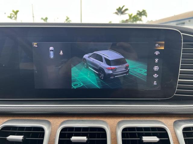 Photo of 2020 designo Diamond White Bright Mercedes-Benz GLE 450