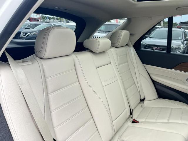 Photo of 2020 designo Diamond White Bright Mercedes-Benz GLE 450