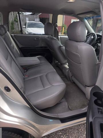 Photo of 2002 Millennium Silver Metallic Toyota Highlander