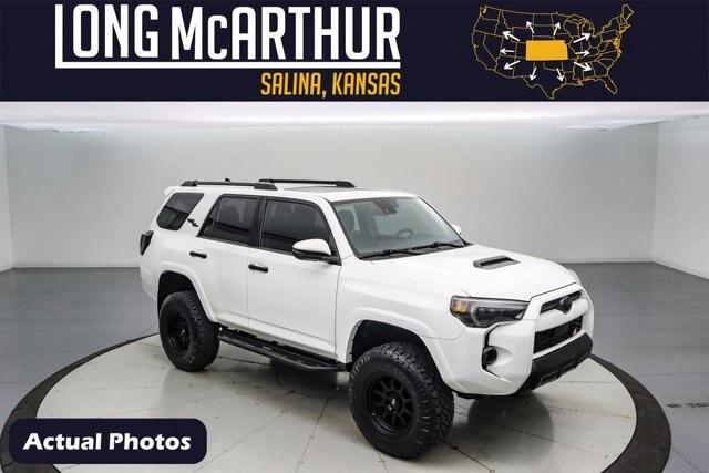 Photo of 2020 Super White Toyota 4Runner