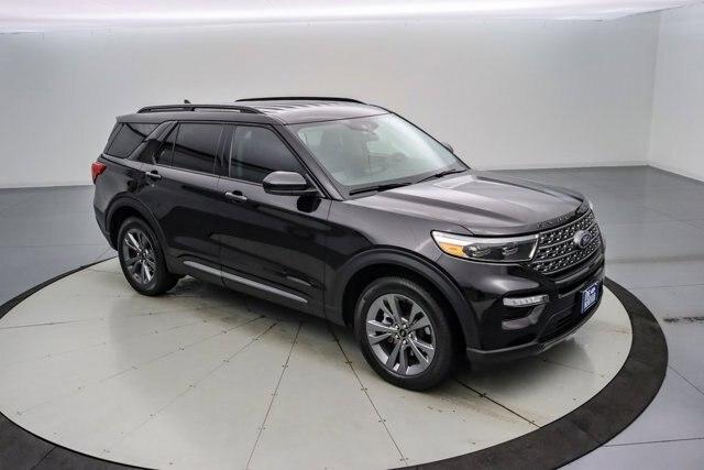 Photo of 2022 AGATE BLACK METALLIC Ford Explorer