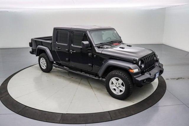 Photo of 2020 Black Clearcoat Jeep Gladiator