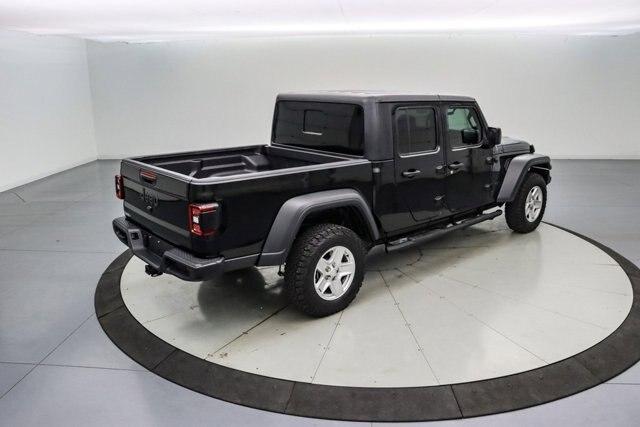Photo of 2020 Black Clearcoat Jeep Gladiator