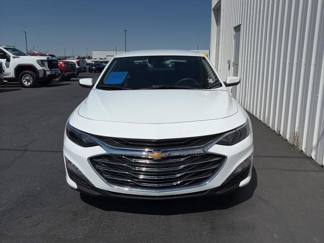 Photo of 2023 Summit White Chevrolet Malibu