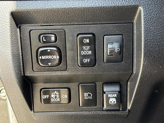 Photo of 2021 Midnight Black Metallic Toyota Tundra