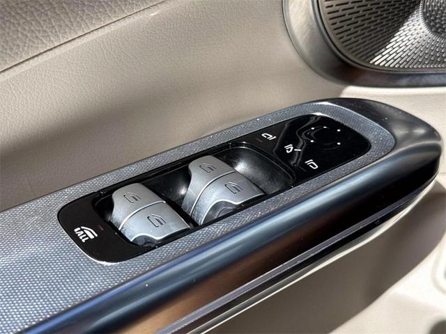 Photo of 2024 White Mercedes-Benz CLE 300