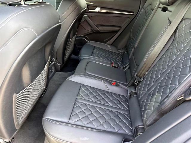 Photo of 2025 Gray Audi SQ5