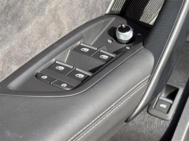 Photo of 2025 Gray Audi SQ5