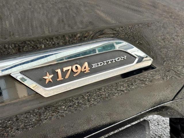 Photo of 2022 Midnight Black Metallic Toyota Tundra