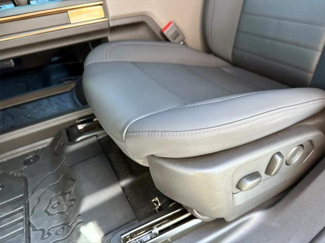 Photo of 2024 Moonshot Green Matte GMC HUMMER EV SUV
