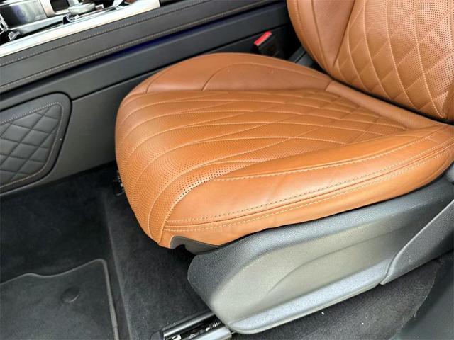 Photo of 2021 Polar White Mercedes-Benz AMG G 63
