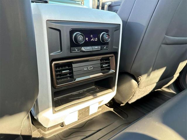 Photo of 2022 Interstellar White GMC HUMMER EV