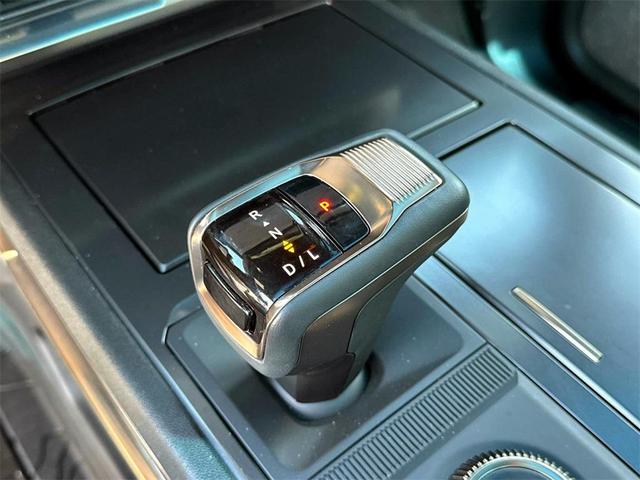 Photo of 2022 Interstellar White GMC HUMMER EV
