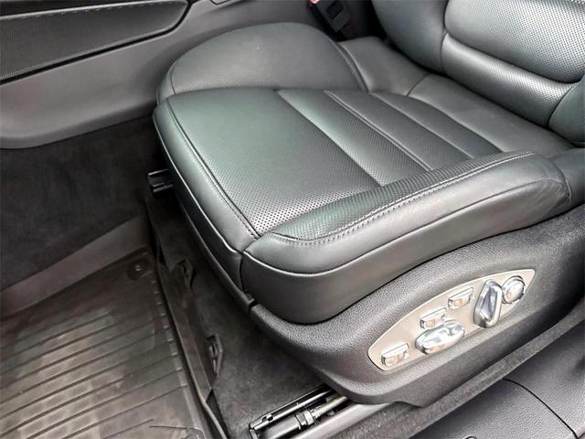 Photo of 2023 Black Porsche Macan