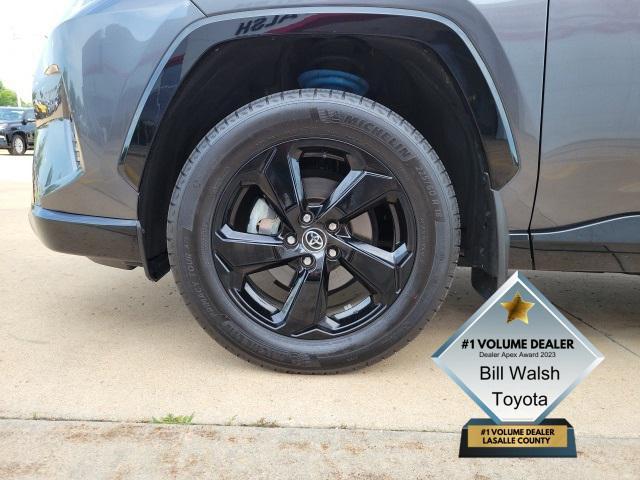 Photo of 2021 Magnetic Gray Metallic/Midnight Black Metallic Toyota RAV4 Hybrid