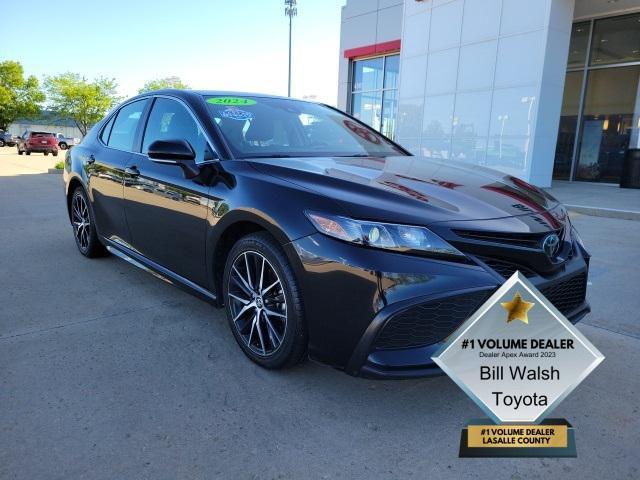 Photo of 2024 Midnight Black Metallic Toyota Camry