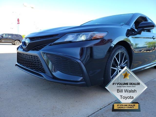 Photo of 2024 Midnight Black Metallic Toyota Camry