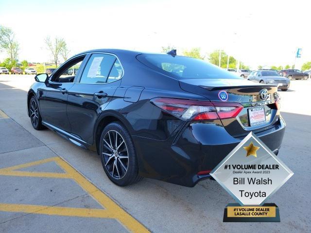 Photo of 2024 Midnight Black Metallic Toyota Camry