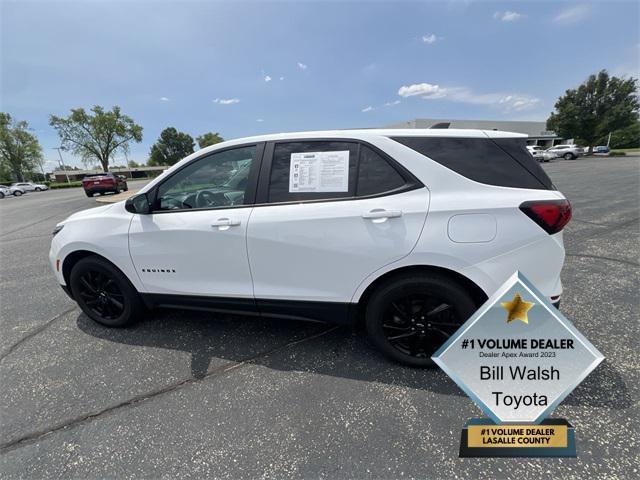 Photo of 2023 Summit White Chevrolet Equinox