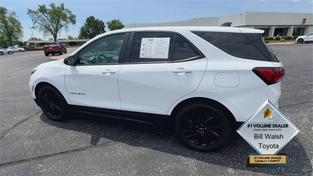 Photo of 2023 Summit White Chevrolet Equinox