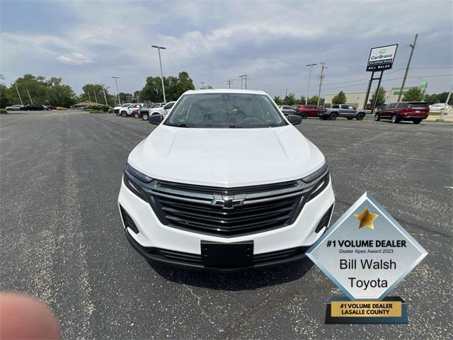 Photo of 2023 Summit White Chevrolet Equinox