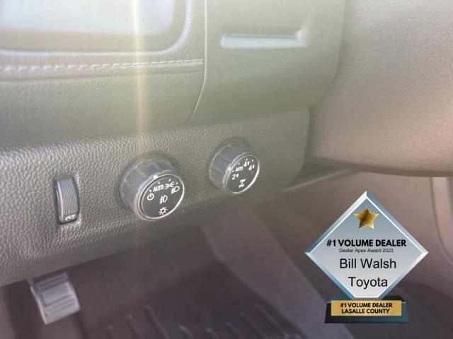 Photo of 2016 Bronze Alloy Metallic GMC Canyon