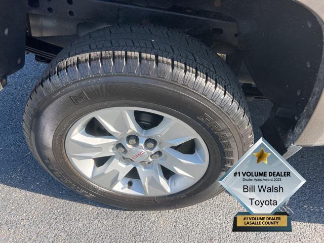Photo of 2016 Bronze Alloy Metallic GMC Canyon