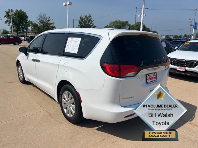 Photo of 2020 Bright White Clearcoat Chrysler Voyager