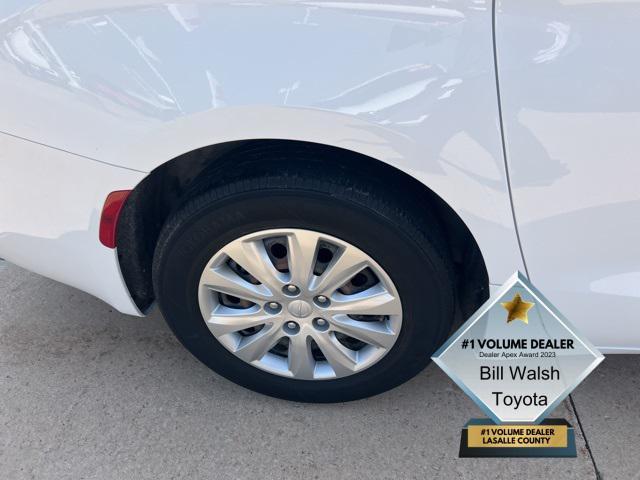 Photo of 2020 Bright White Clearcoat Chrysler Voyager