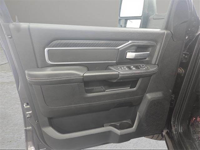 Photo of 2025 Granite Crystal Metallic Clearcoat RAM 2500