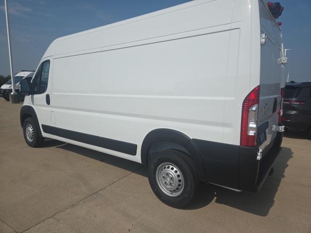 Photo of 2025 Bright White Clearcoat RAM ProMaster 2500