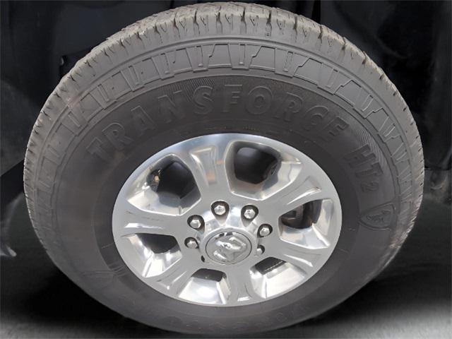 Photo of 2024 Diamond Black Crystal Pearlcoat RAM 2500