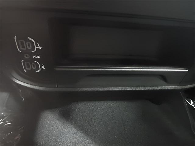 Photo of 2024 Diamond Black Crystal Pearlcoat RAM 2500