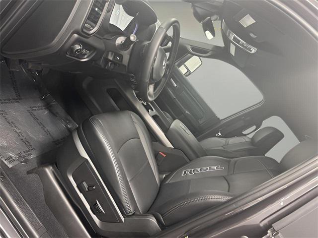 Photo of 2025 Granite Crystal Metallic Clearcoat RAM 2500