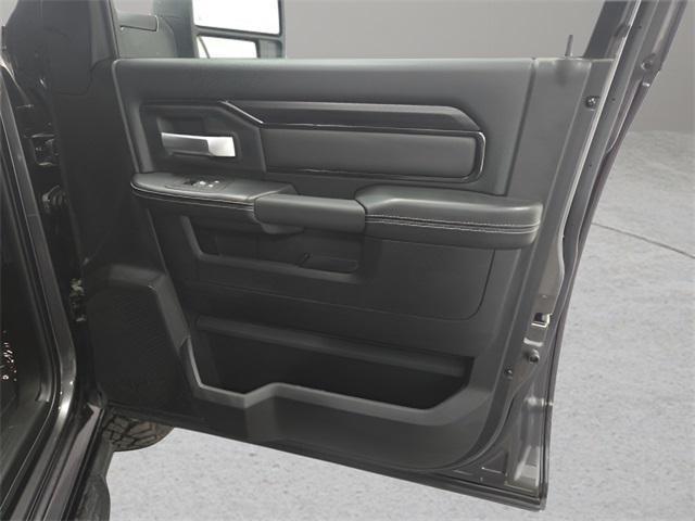 Photo of 2025 Granite Crystal Metallic Clearcoat RAM 2500
