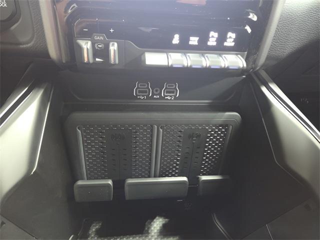 Photo of 2025 Granite Crystal Metallic Clearcoat RAM 2500