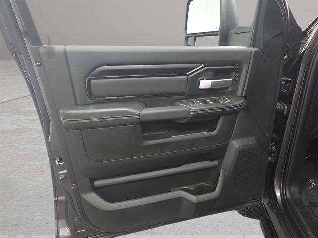 Photo of 2025 Granite Crystal Metallic Clearcoat RAM 2500
