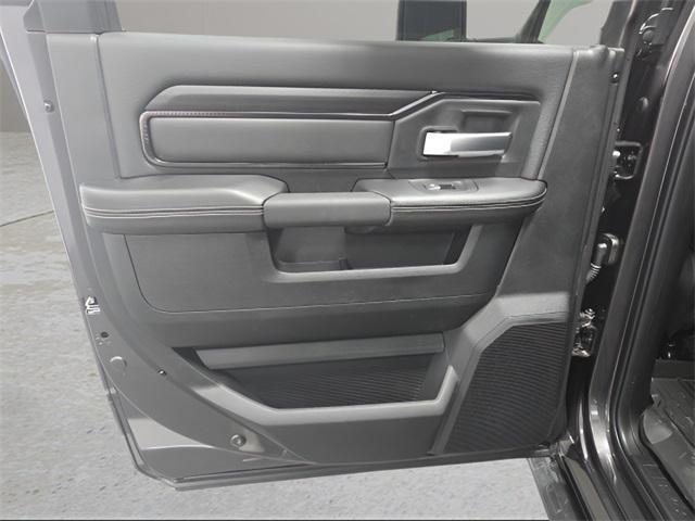 Photo of 2025 Granite Crystal Metallic Clearcoat RAM 2500